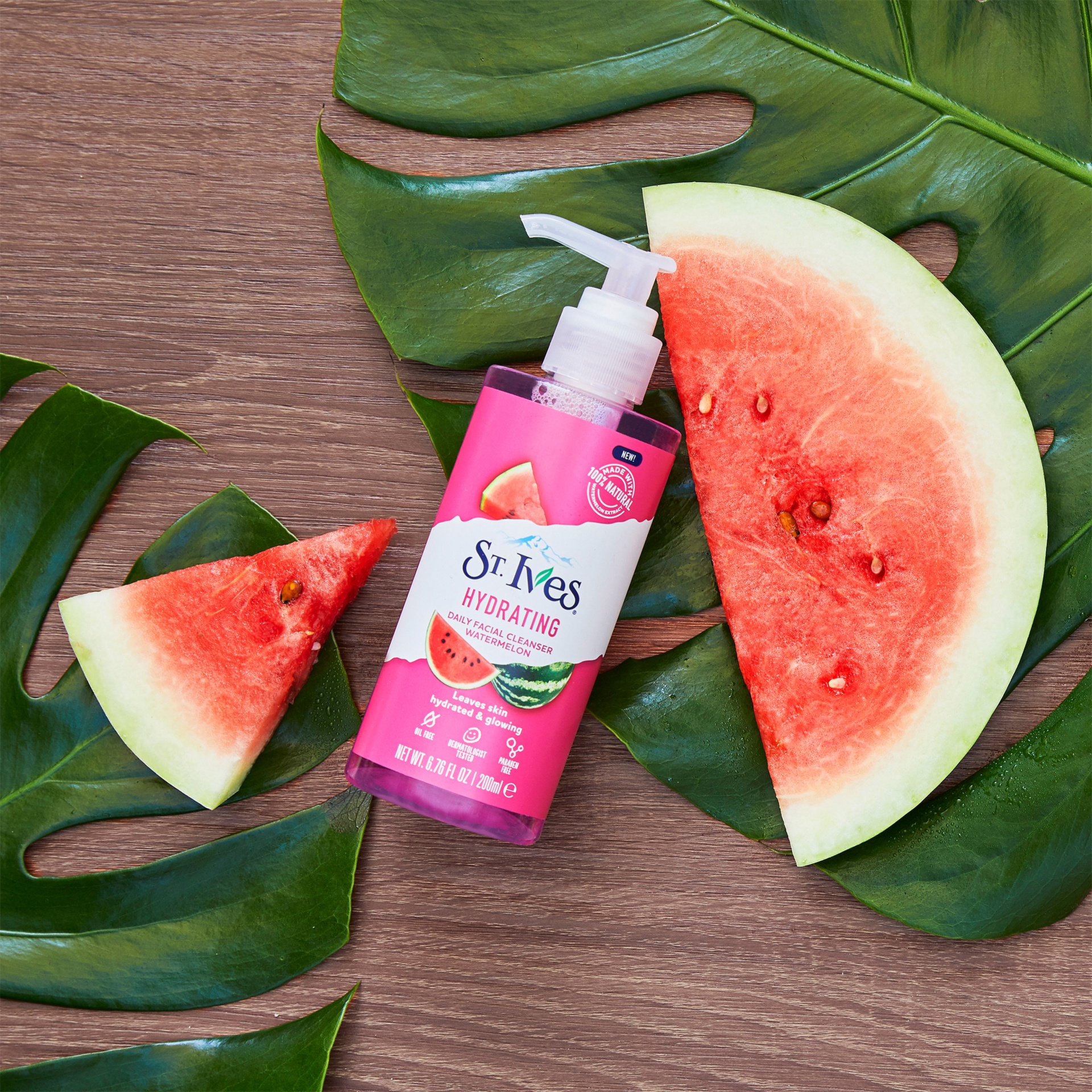 St. Ives Hydrating Face Wash with Watermelon Extracts 200 ml