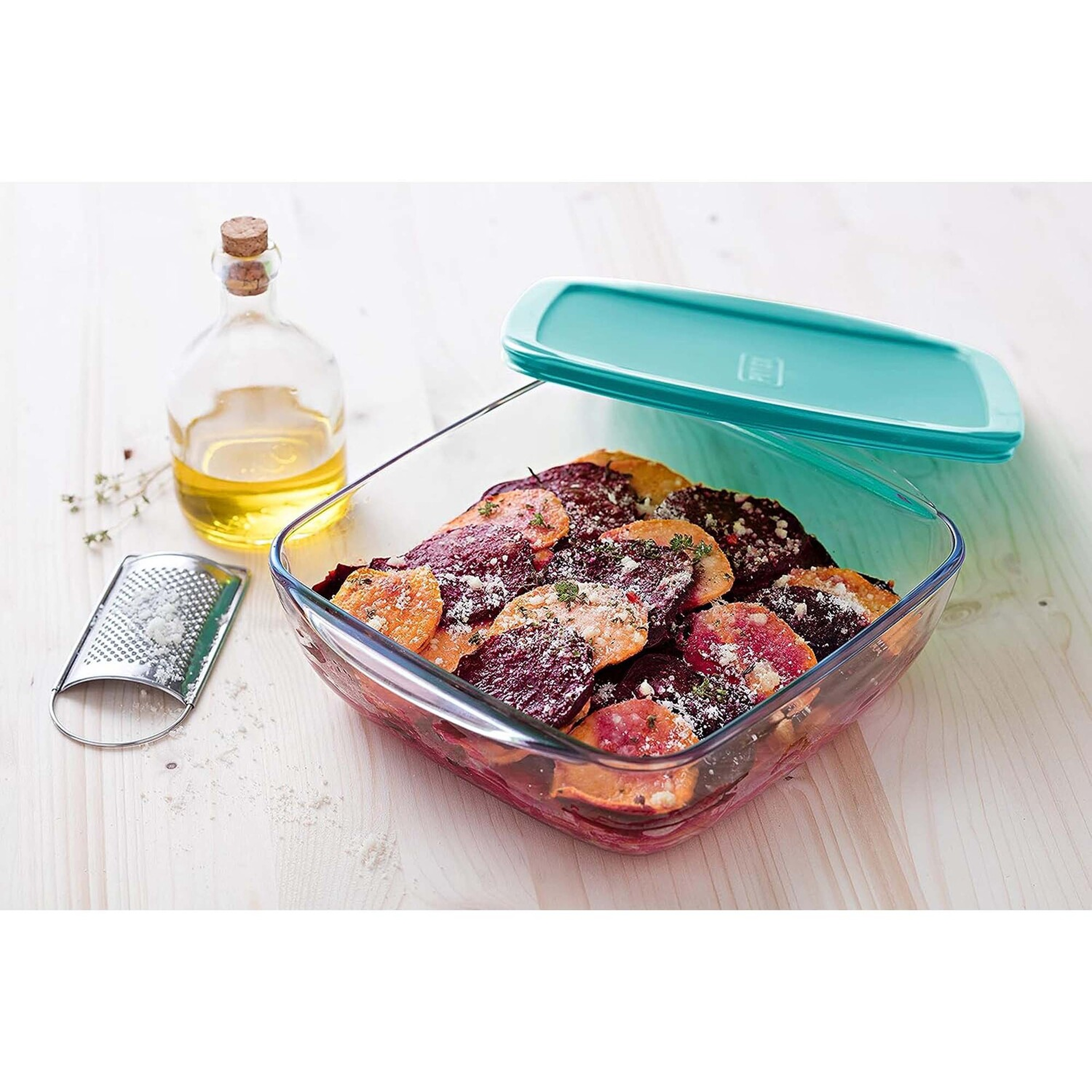 Pyrex Rectangle Dish with Plastic Lid, 2.5 L, 216P
